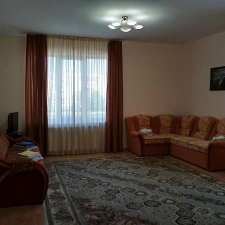 Apartments Domovik Просторная Квартира С Видом На Горы Muncaci Exterior foto