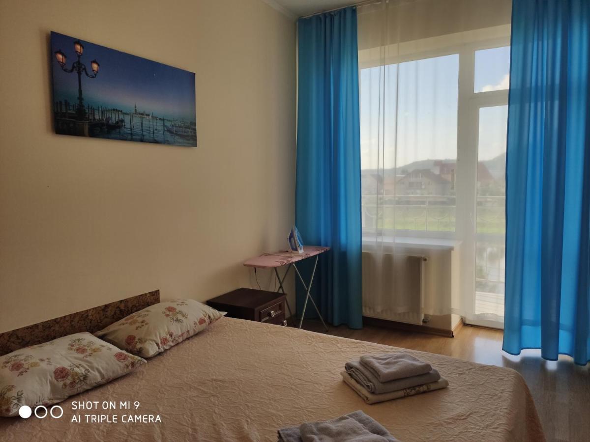 Apartments Domovik Просторная Квартира С Видом На Горы Muncaci Exterior foto