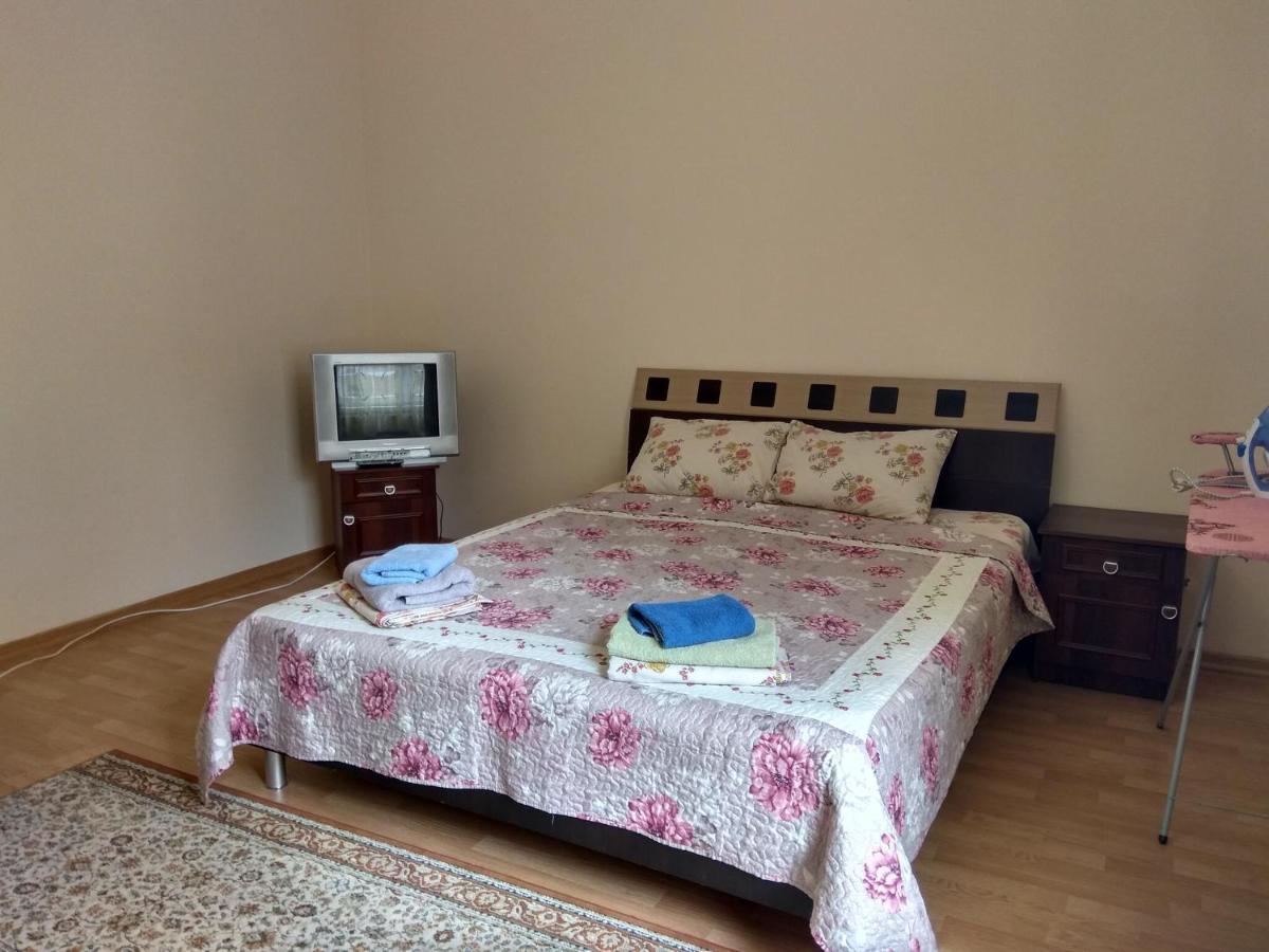Apartments Domovik Просторная Квартира С Видом На Горы Muncaci Exterior foto